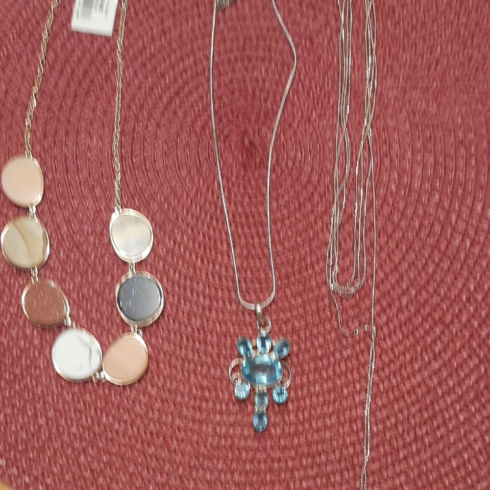 3 Necklaces. Stone And Chain.